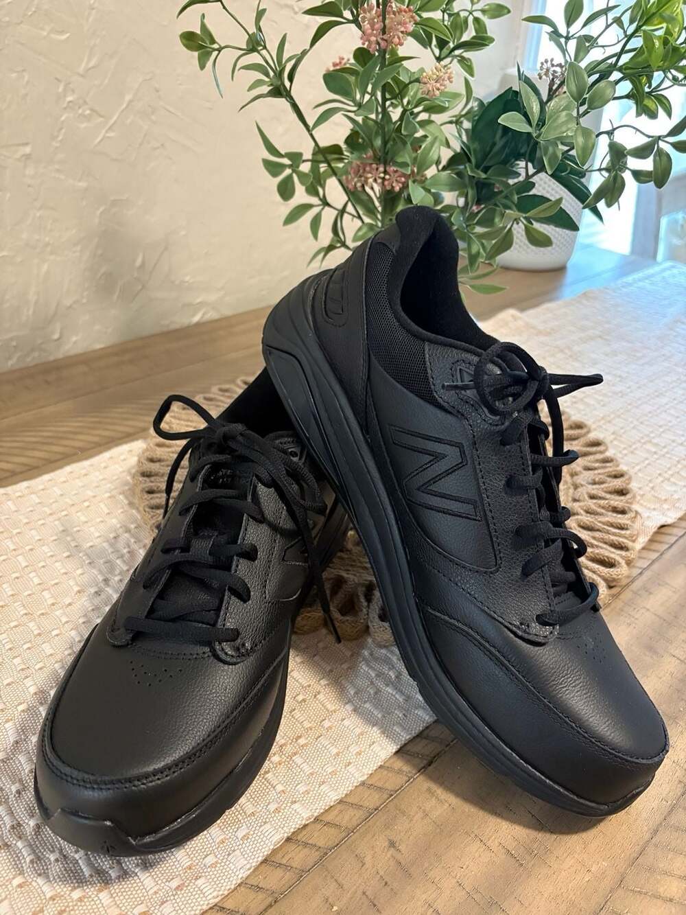 New Balance Men's 928v3 Black Leather Walking Shoe